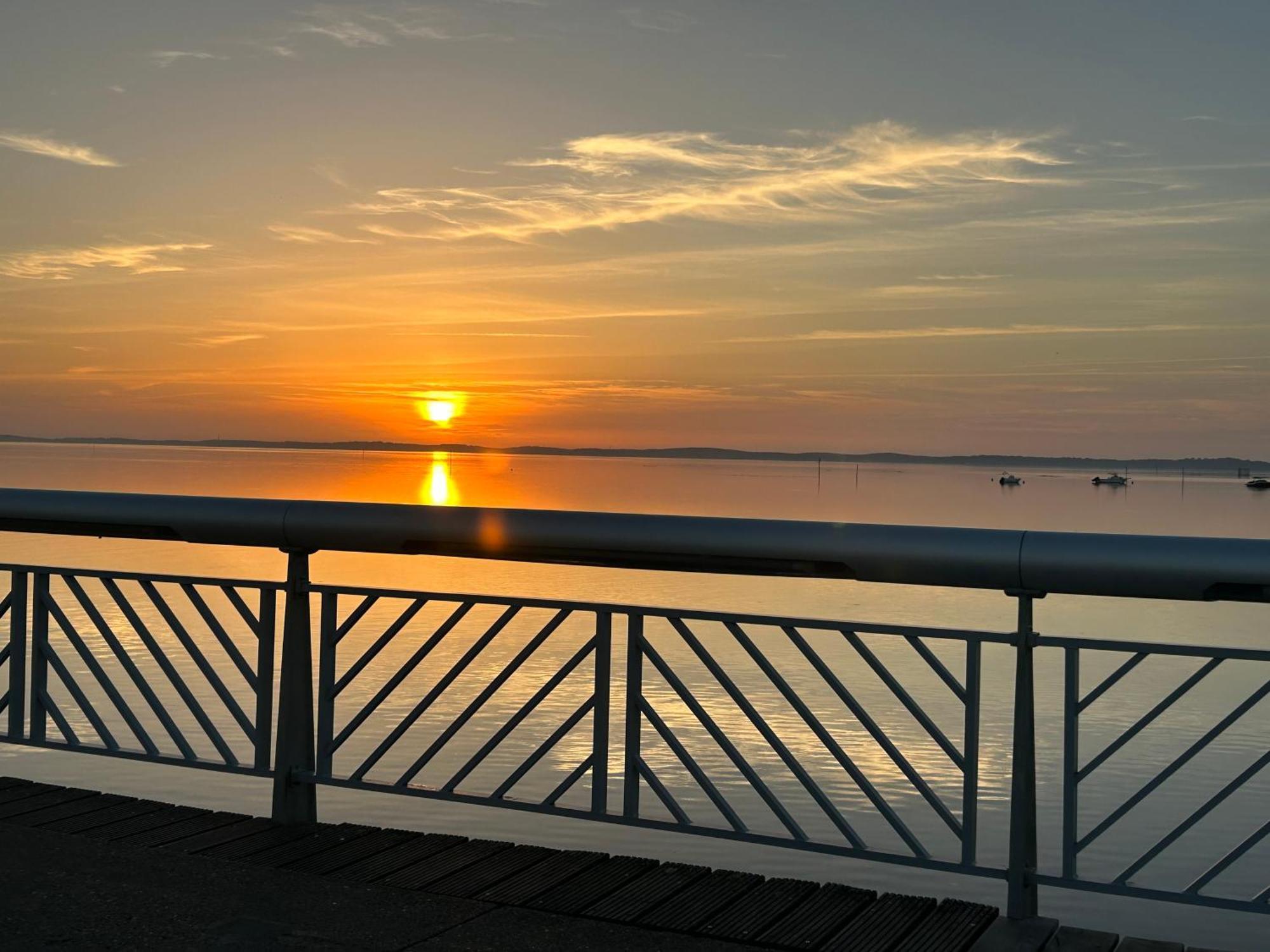 Cocon Entre Presqu'Ile Du Cap Ferret Et Plages Oceanes - Terrasse - 1 Velo Gratuit อาเรส ภายนอก รูปภาพ